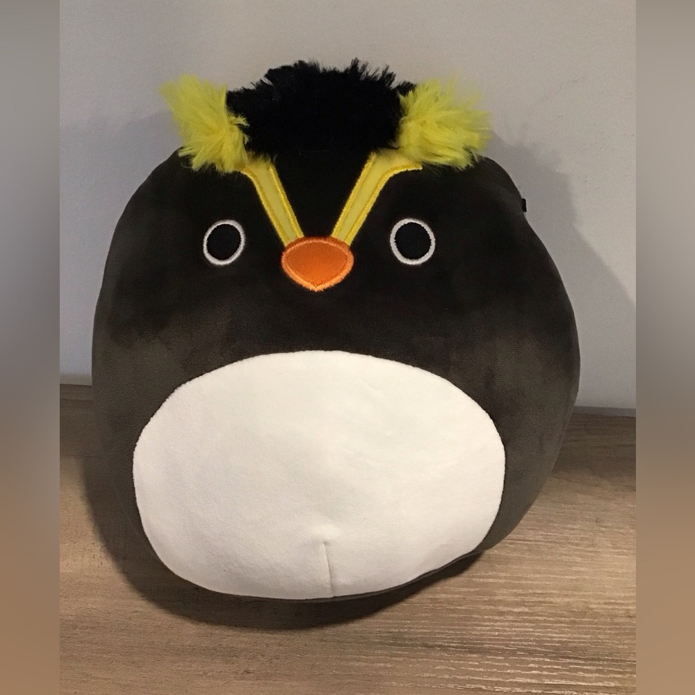 Squishmallows 8"Lockwood the Rockhopper Penguin  Soft Fuzzy Plush